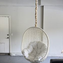 Modway Hanging Egg Chair – Like New!