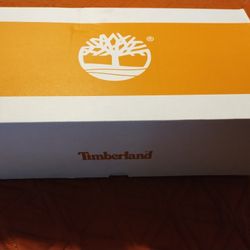 WOMEN'S TIMBERLAND SLIPPERS - NEW IN BOX.. SIZE 8.5