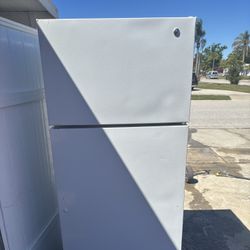 🚨🚨GE REFRIGERATOR 28”🚨🚨
