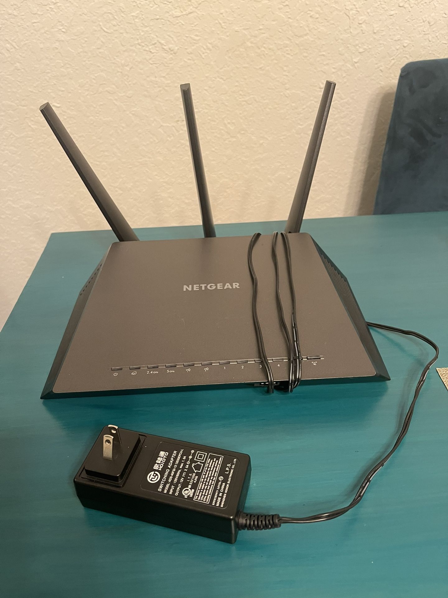 NETGEAR Nighthawk AC1900 Smart WiFi Router (R7000-100NAS)