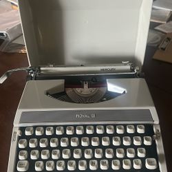 Vintage Royal Typewriter 