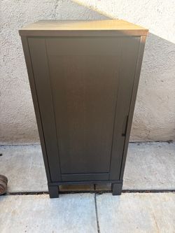 Small Scandinavian Design Single Door Standing Cabinet