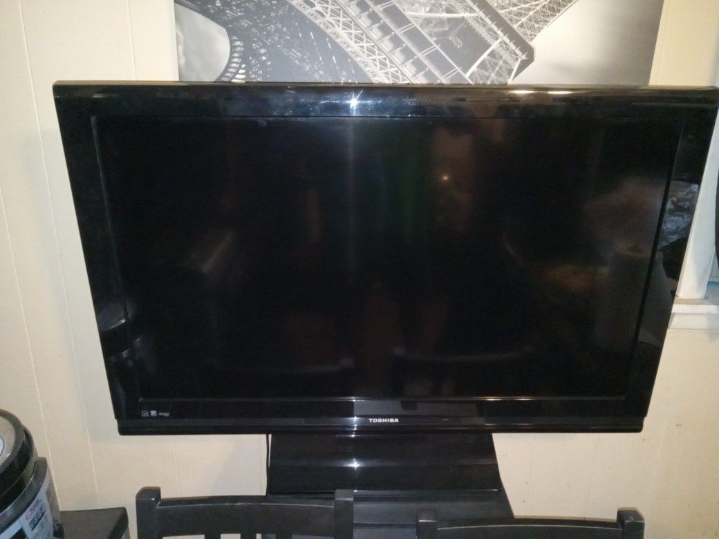 Toshiba 42 " Flat-screen TV