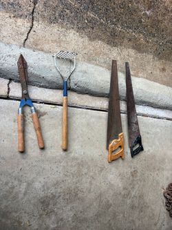 Vintage Garden and Hand Saw Tool Lot