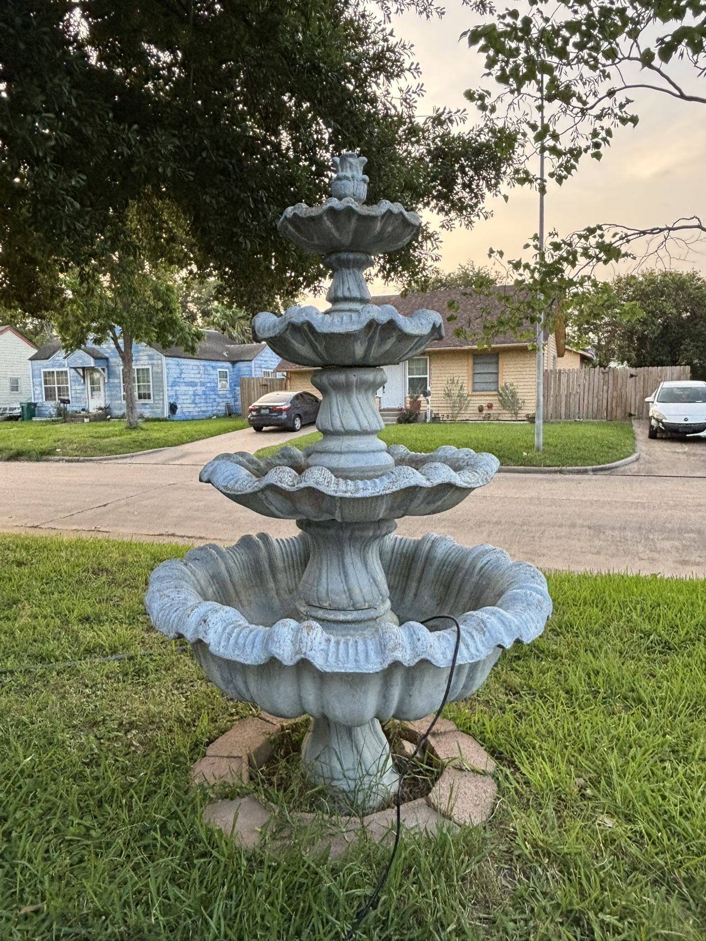 4-Tier Outdoor Water Fountain