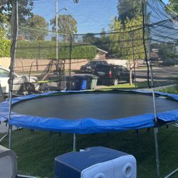 15 Foot Trampoline For Sale.