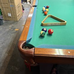 Pool Tabl