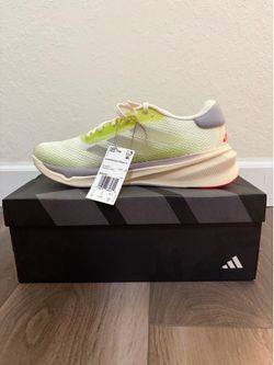 “NEW” : Adidas Supernova Stride / Size: 9.5