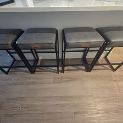 Juego de 4 taburetes gris