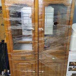 Broyhill Hutch