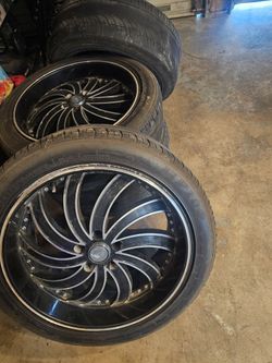4 tires with rims five lugs size 20s