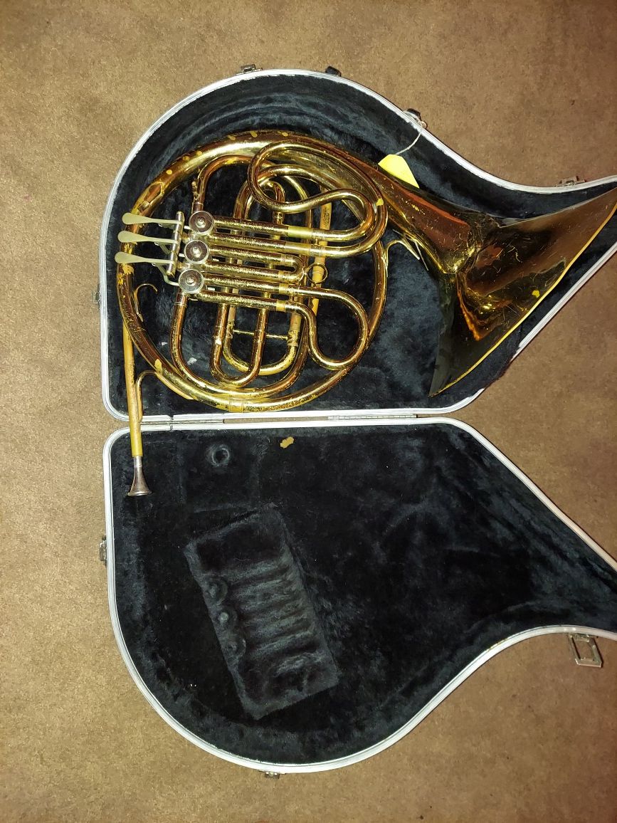 French horn for Sale in American Canyon, CA OfferUp