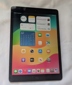 Nice APPLE iPad 8 10.2 inch 32GB WIFI PLUS CELLULAR UNLOCKED