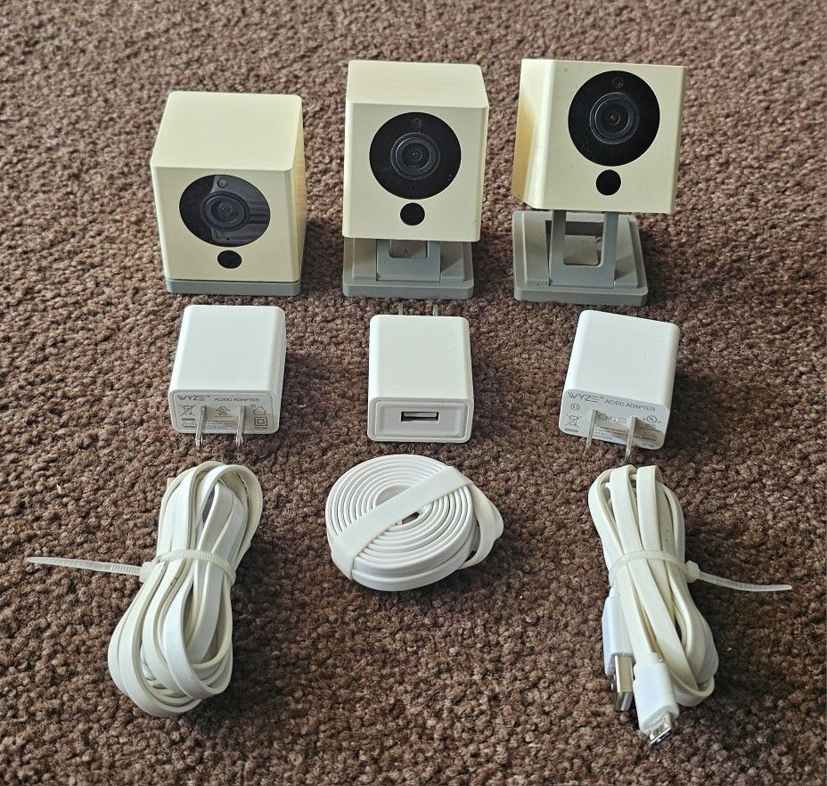 WYZE V2 Security Camera Bundle