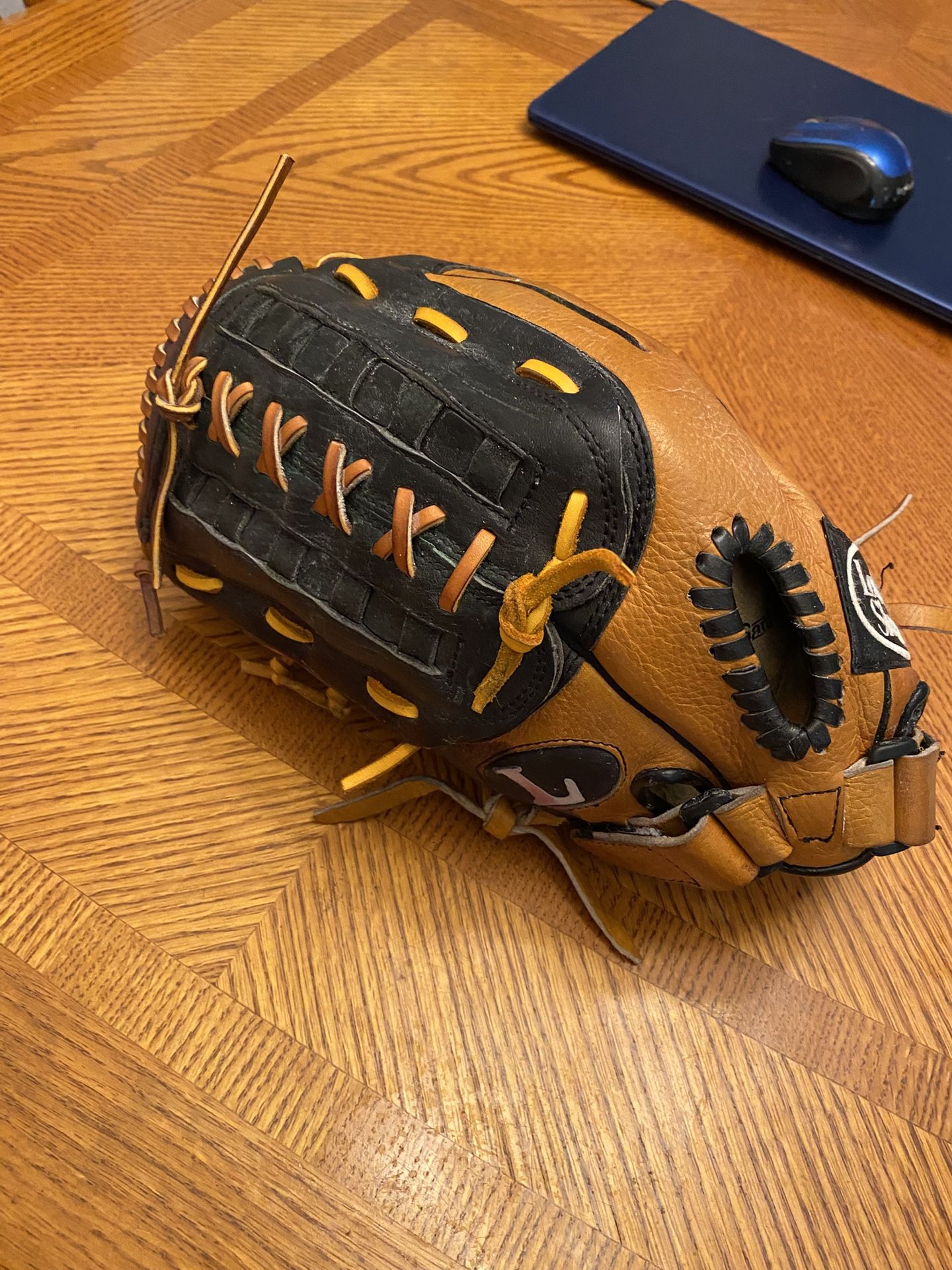 Louisville 14” Softball Glove Lht