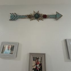 Arrow wall decor