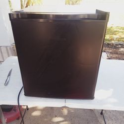 Hisense Mini Fridge
