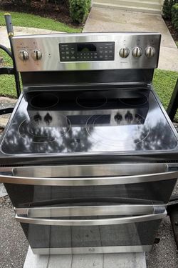 GE Stove Double Oven . Price Including Delivery