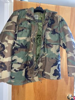 Army jacket barely used quilted and lined size large