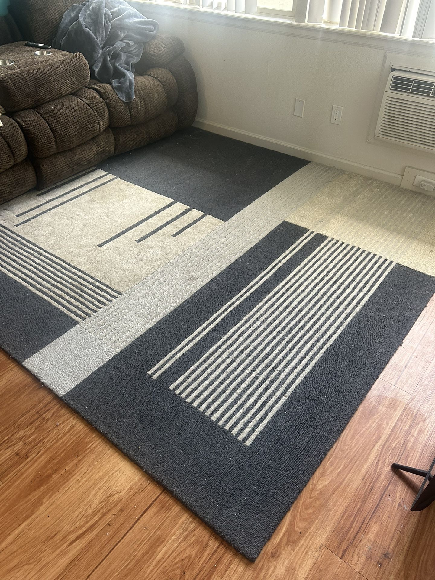9x7 Safavieh Rug