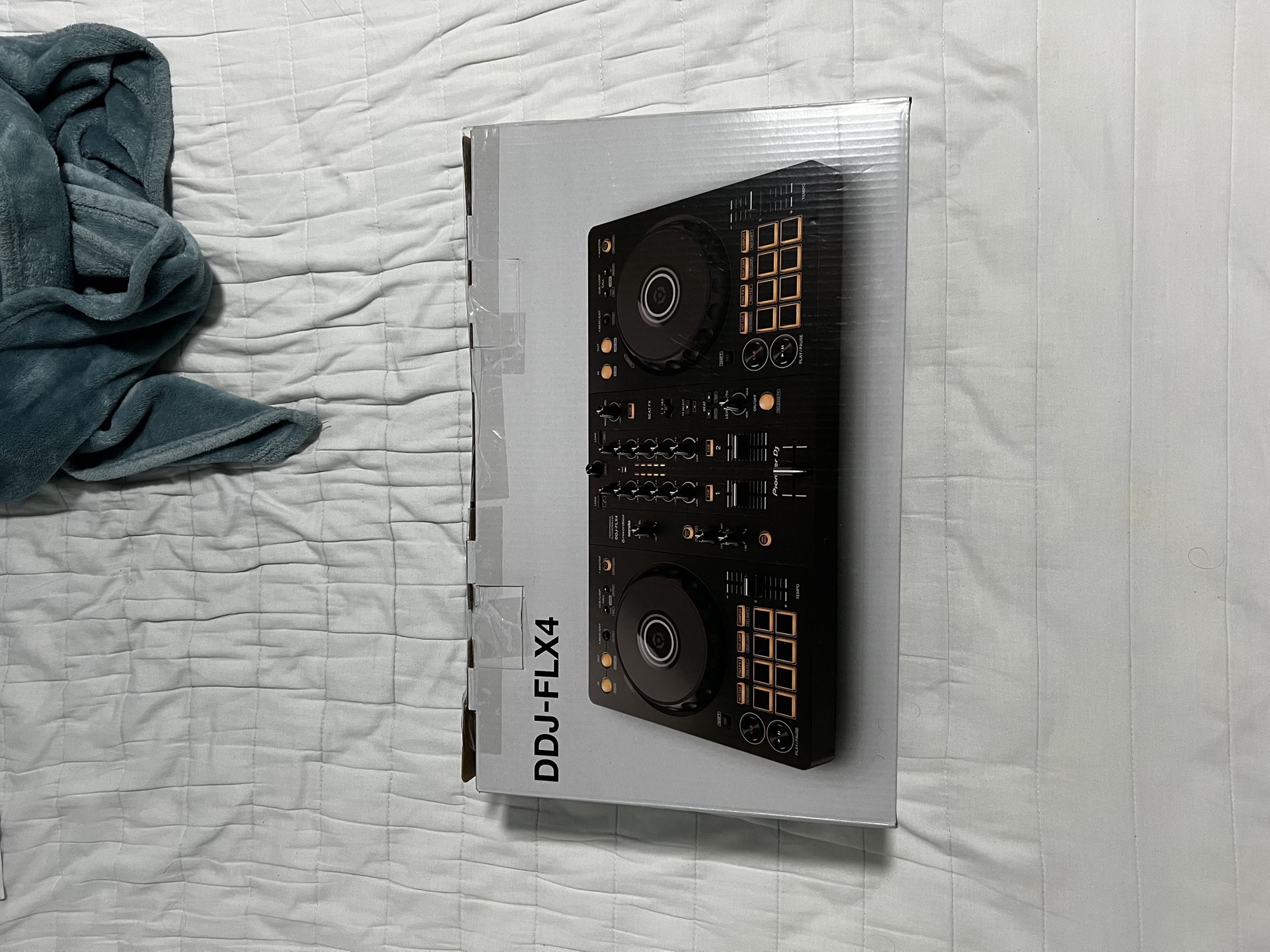 Pioneer DJ (DDJ-FLX4)