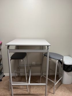 Pub style table