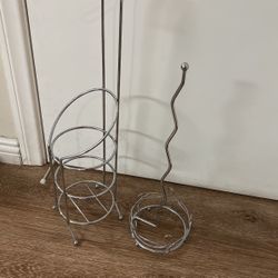 Toilet paper holder