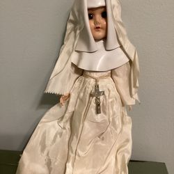 Vintage NUN Doll 12 Inch midwestern Manufacturing St Louis
