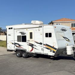 2005 Attitude Fk19 Toy Hauler 