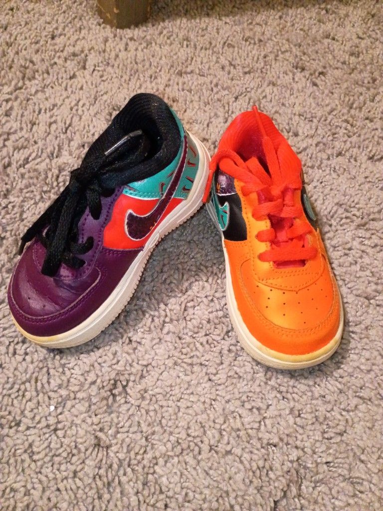Nike Shoes $15 OBO 