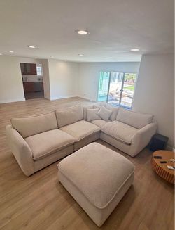 Cream Sectional Sofa +Ottoman