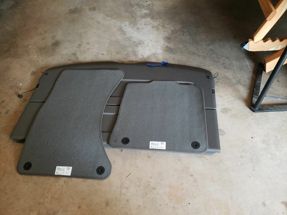 Audi  Floor  Mats And Cargo  Pad