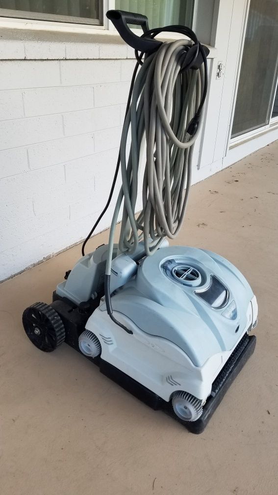 Hayward Shark Vac XL with caddy pool cleaner for Sale in Phoenix, AZ