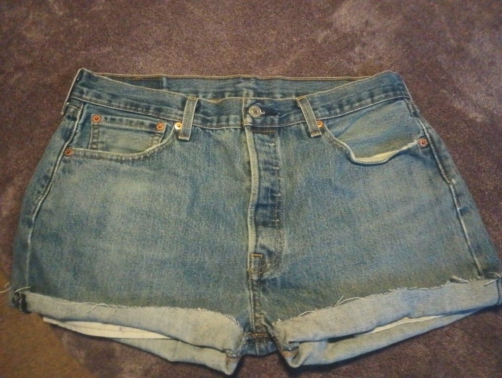 501 Levi Shorts