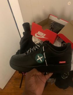 Supreme Af1s black size 10