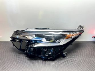 21-25 Toyota Sienna driver headlight platinum