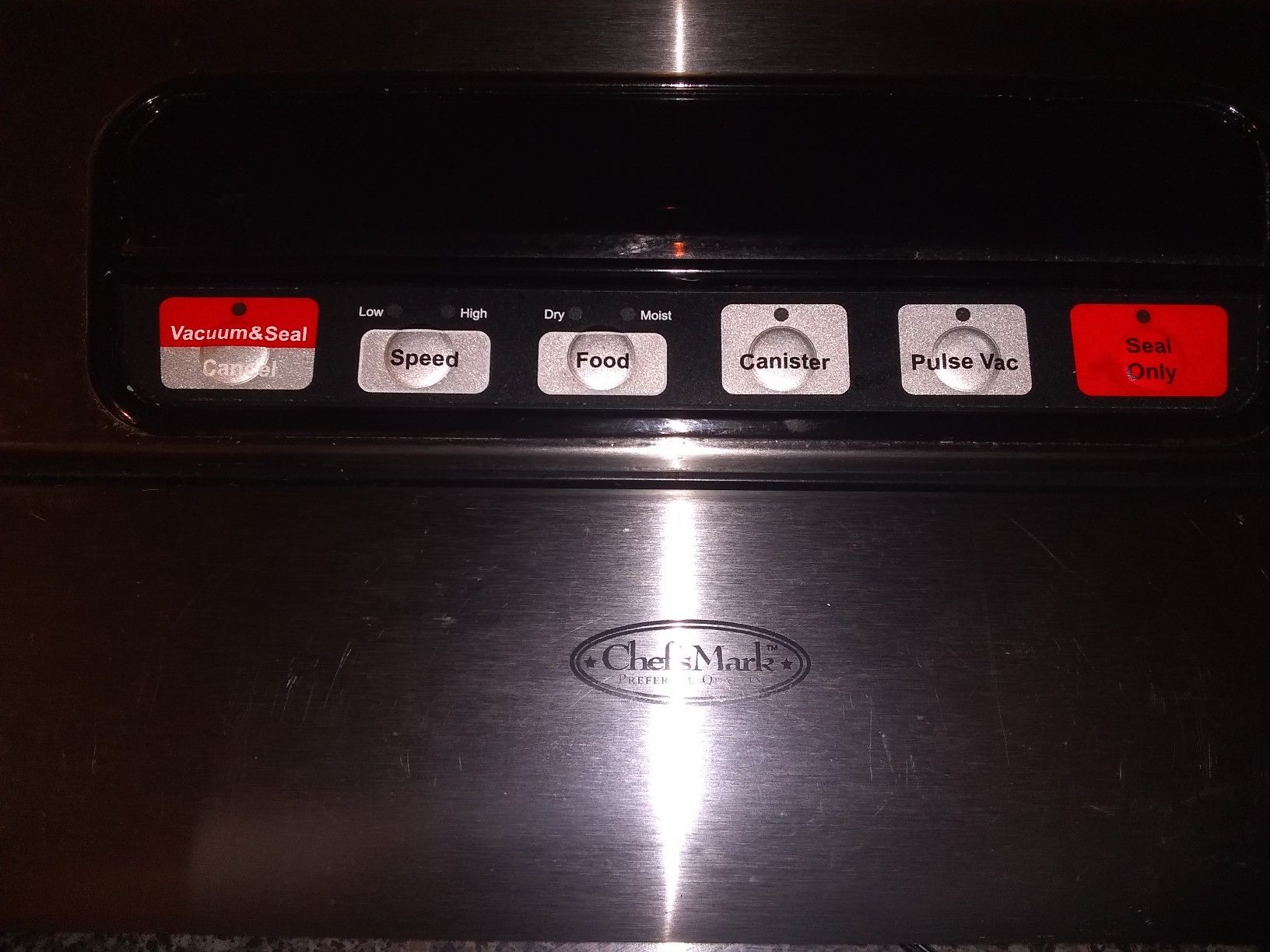 Chefs mark vacuum sealer