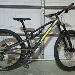 2018 Jamis Dakar A2 27.5 Full Suspension Mountain Bike
