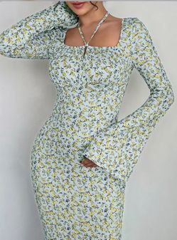 Women’s  floral blue dress with yellow flowers romantic L