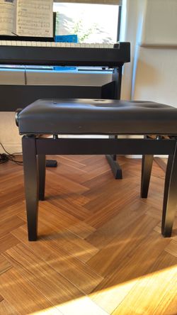 Piano bench