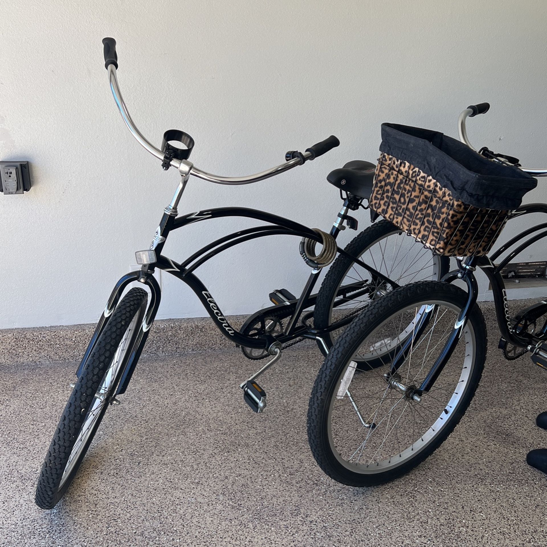 2 BLACK ELECTRA BEACH CRUISERS Bikes PLUS EXTRAS! for Sale in Trabuco