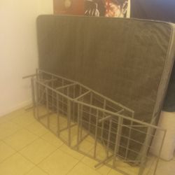 Queen Size Bed READ 