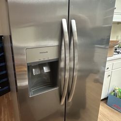 Frigidaire 36 in. 25.6 cu. ft. Side-by-Side Refrigerator 