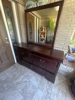 Free dresser