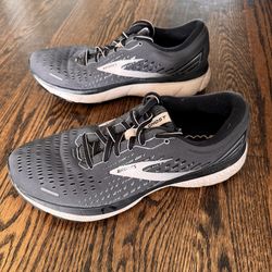 Women’s/ ladies shoes all size 10