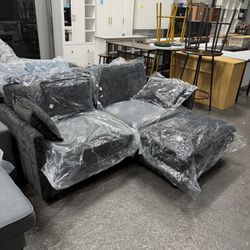 Chenille Sec tional So fa,