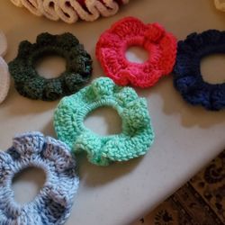 Scrunchies/hair Ties 