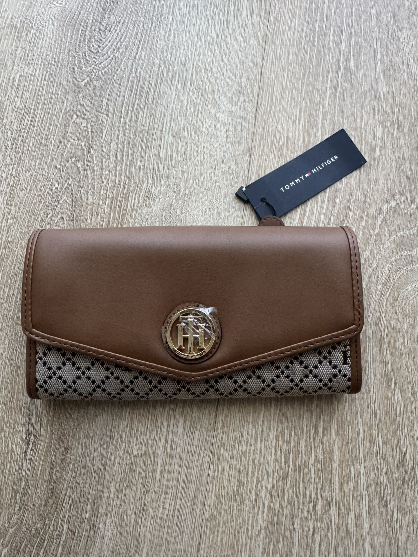 Tommy Hilfiger wallet