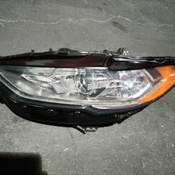 2017-2020 Ford Fusion Headlight Xenon Hid With Lights Bulbs And Accessories OEM.