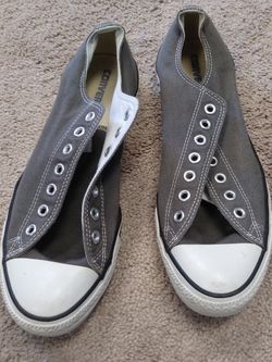 Men's grey Converse size 10 no shoe strings